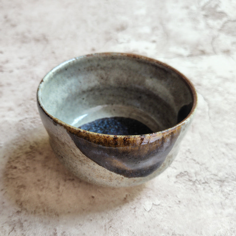 Oni-unofu-glazed indented tea bowl