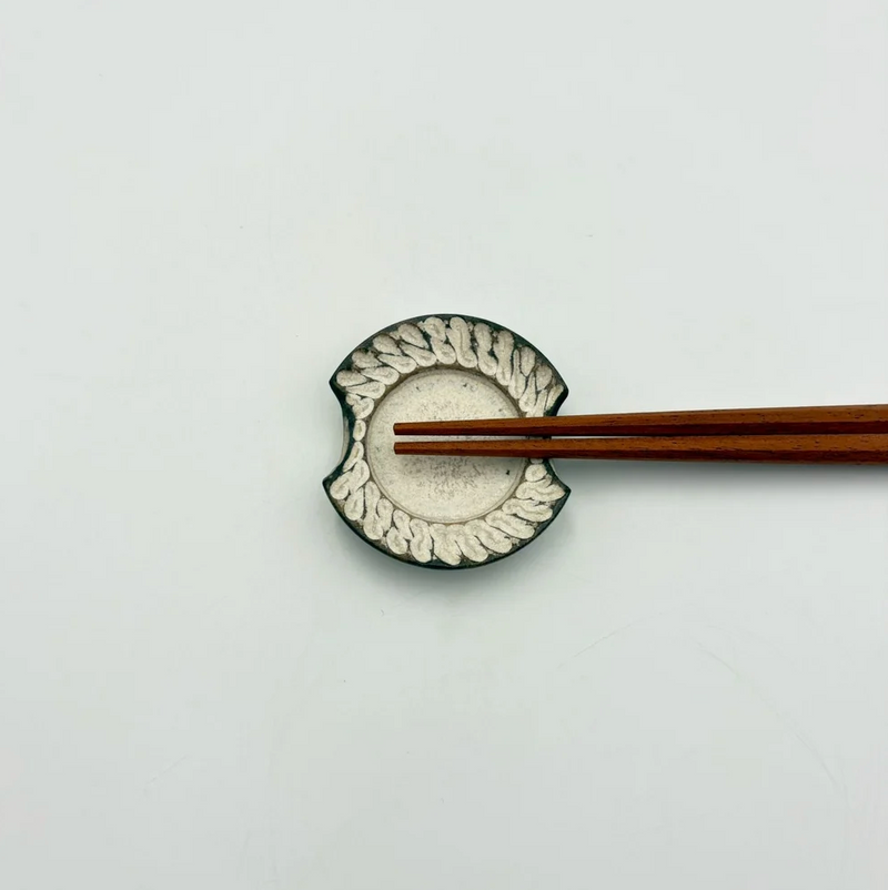 Shinogi Chopstick Rest - White