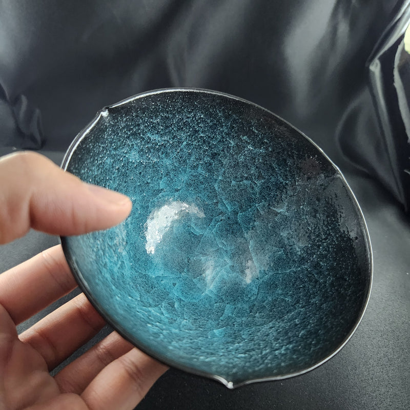Ice-Crackle Rice Bowl, Large — Bubble Blue, shipped worldwide from Kyoto