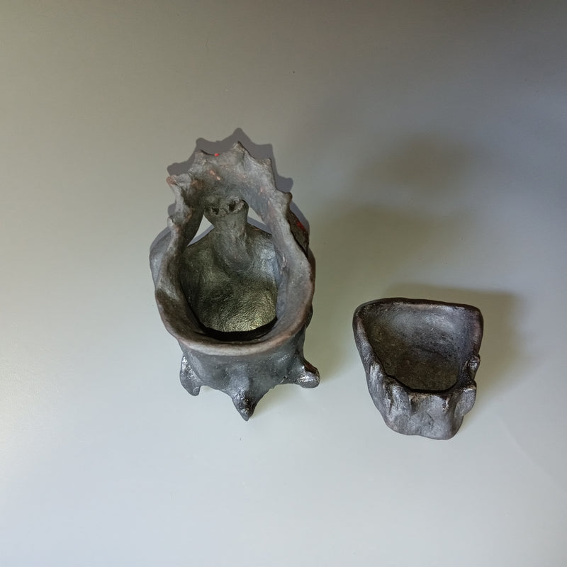 Hikidashi-guro Skull Sake Cup — Bizen Ware, shipped worldwide from Kyoto