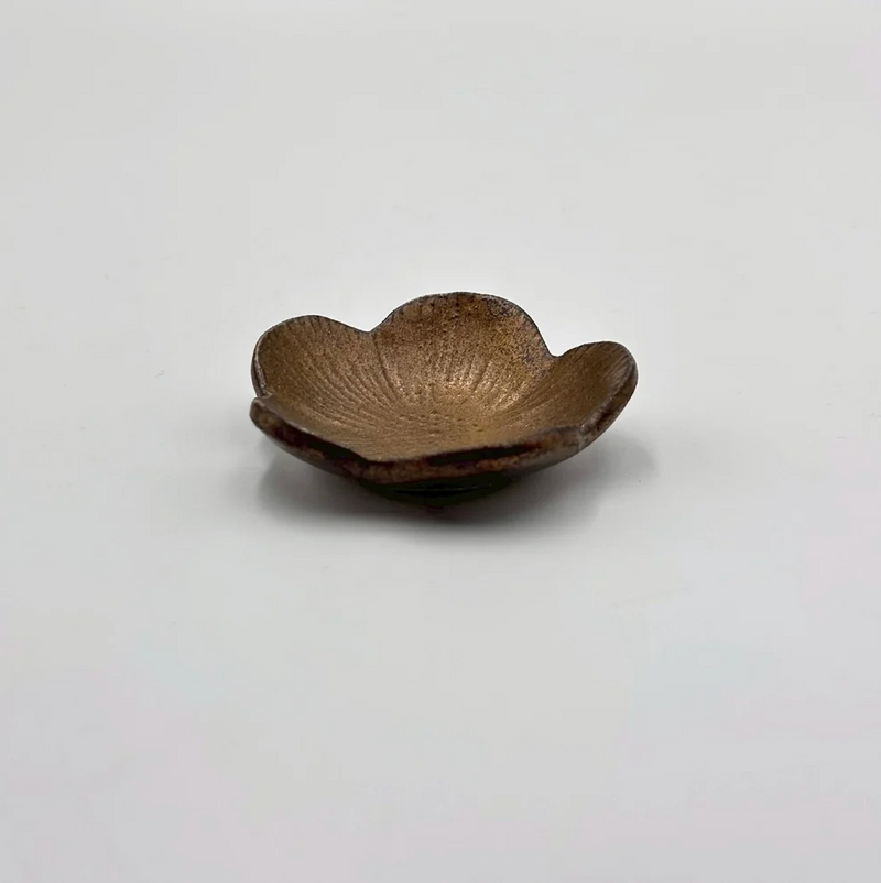 Bronze-glazed hibiscus bean plate