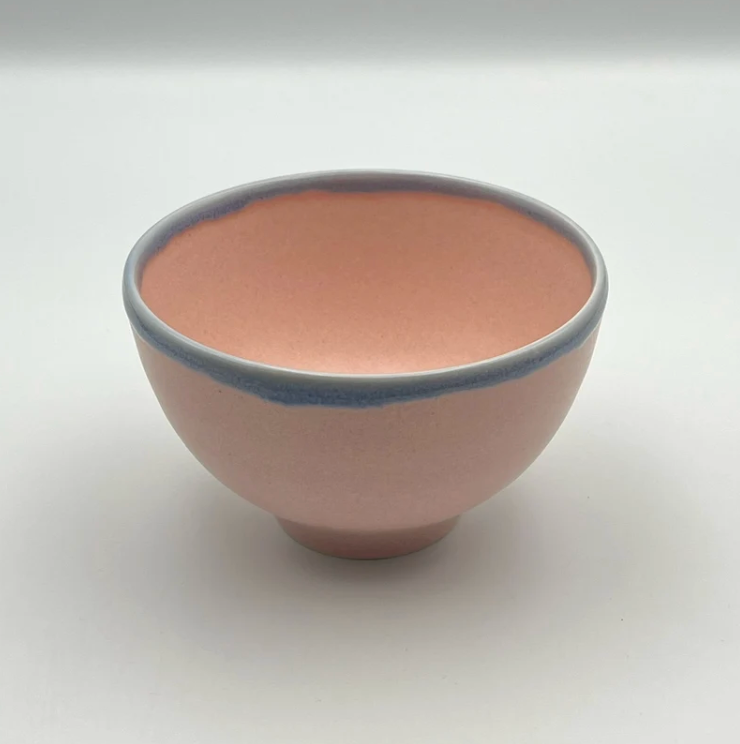 ピンクの器