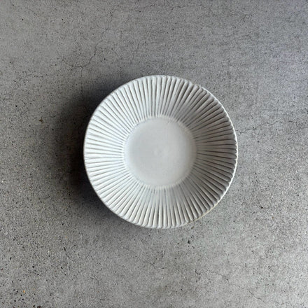 White matte shinogi 7-sun flat bowl