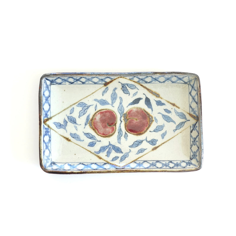Peach-shaped long plate