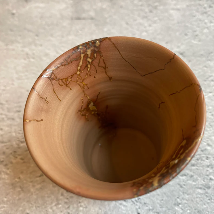 Seaweed pattern teacup - vermilion