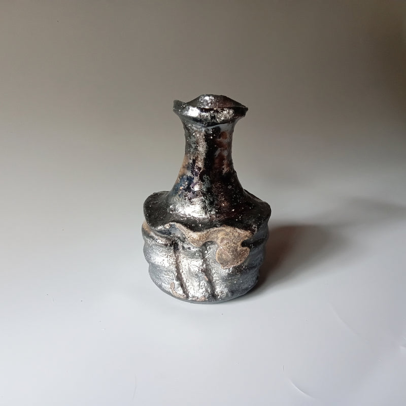 Bizen ware flower vase made by hand in Bizen, Japan
