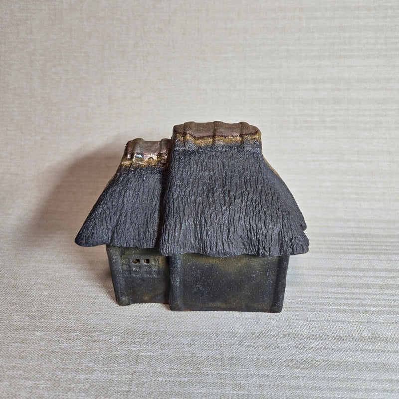 Bizen ware incense burner made by hand in Bizen, Japan