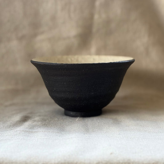 黑白之間 飯碗 No.2。宮崎的手工缽。