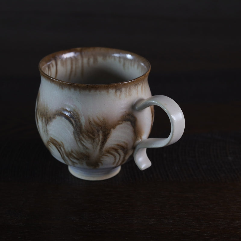 Twisted-Handle Mug 260ml — Ooze Brown. Handmade Kyoto ware from Japan.