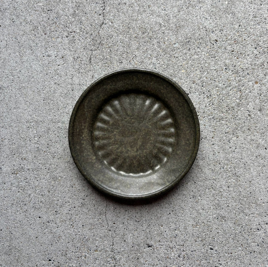 Hiromatsu Hirotaka Mountain Plate Round S olive